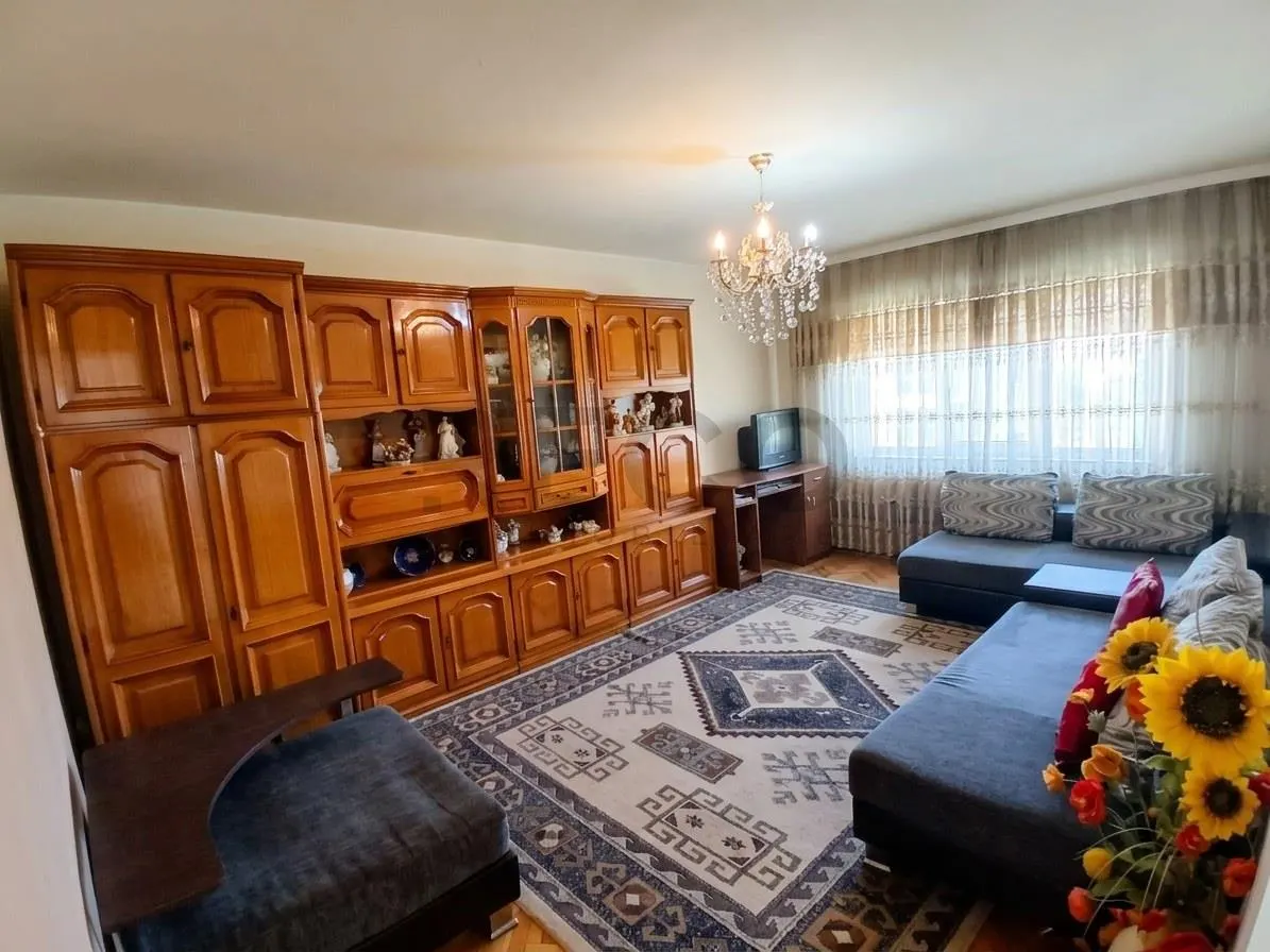 RECO Apartament cu 3 camere decomandat zona Decebal - foto 7