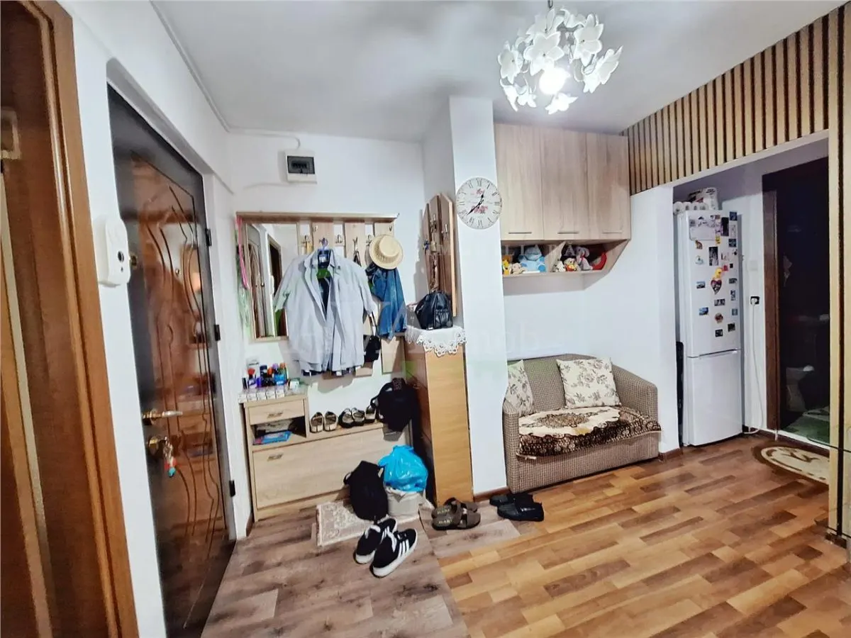 Apartament 2 camere decomandat, zona Neagoe Voda - foto 7