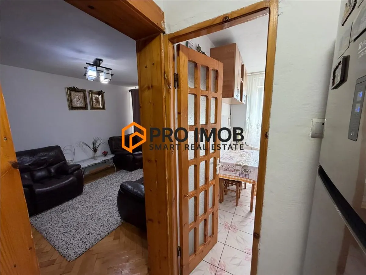 Apartament 4 camere cf 3 semidecomandat zona Micro 5 - foto 3
