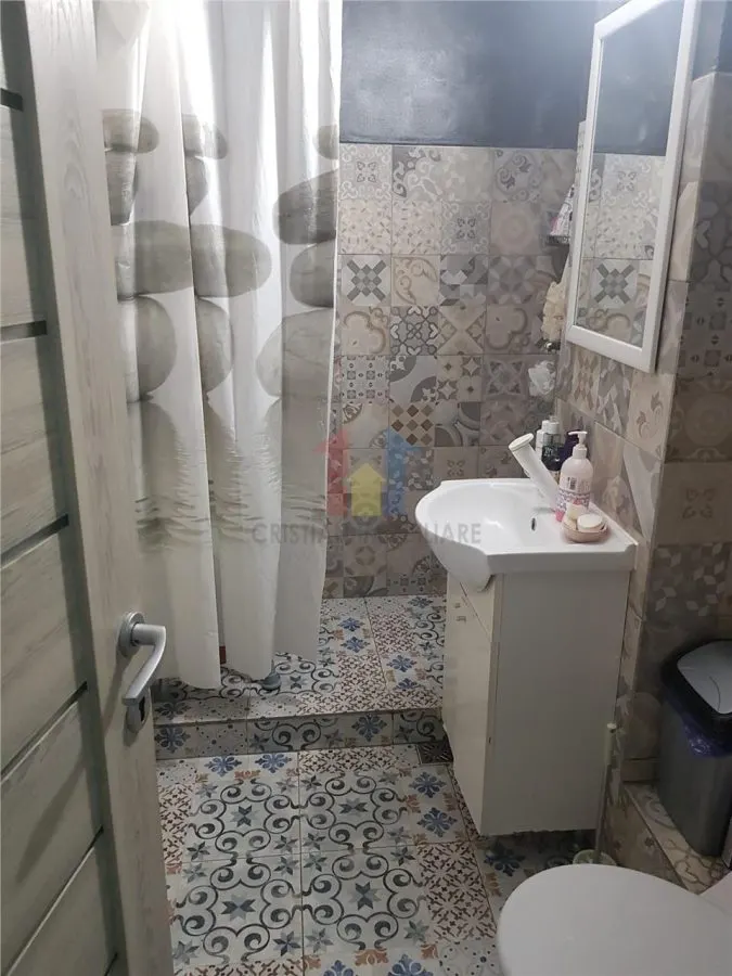 Spatios 2 camere,Parter, zona Garii, St 60mp - foto 9