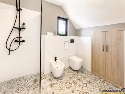Casa noua Persani, 2022, panorama, design elegant, echipata, 1.532 mp teren - foto 14