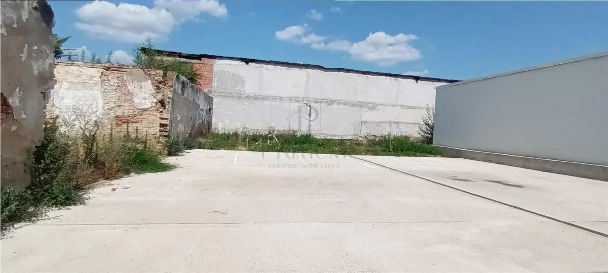 Spatiu Comercial cu 3 usi din sticla si vitrine mari - Elisabetin - foto 11