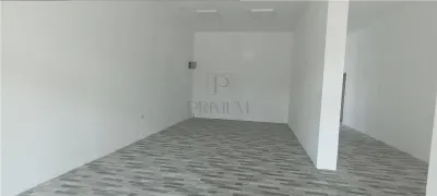 Spatiu Comercial cu 3 usi din sticla si vitrine mari - Elisabetin - foto 3