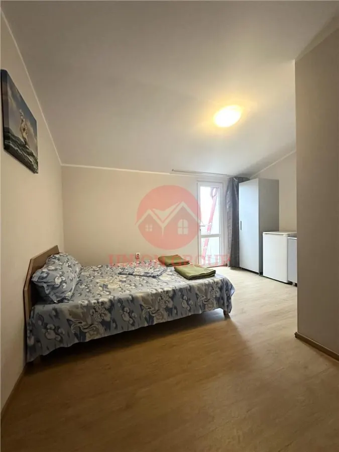 Pensiune 15 camere in a Doua Linie la Mare, zona Pescaria lui Matei - foto 1