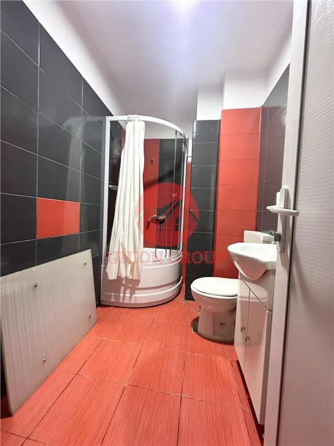 Pensiune 15 camere in a Doua Linie la Mare, zona Pescaria lui Matei - foto 17