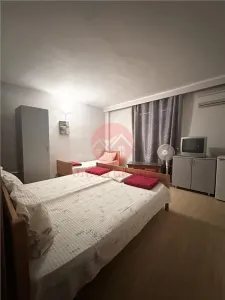 Pensiune 15 camere in a Doua Linie la Mare, zona Pescaria lui Matei - foto 6