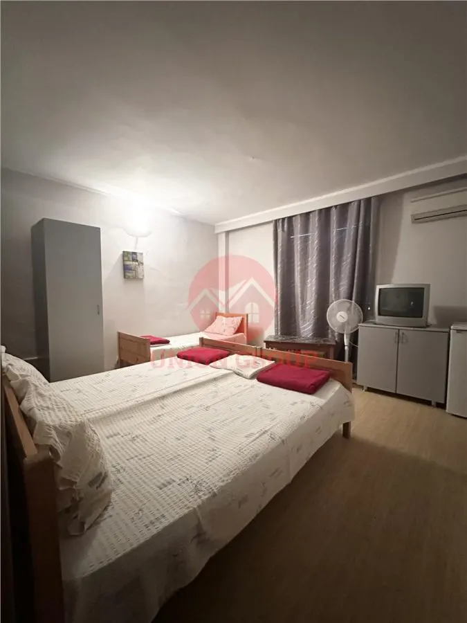 Pensiune 15 camere in a Doua Linie la Mare, zona Pescaria lui Matei - foto 6