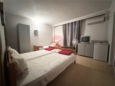Pensiune 15 camere in a Doua Linie la Mare, zona Pescaria lui Matei - foto 7
