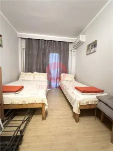 Pensiune 15 camere in a Doua Linie la Mare, zona Pescaria lui Matei - foto 8