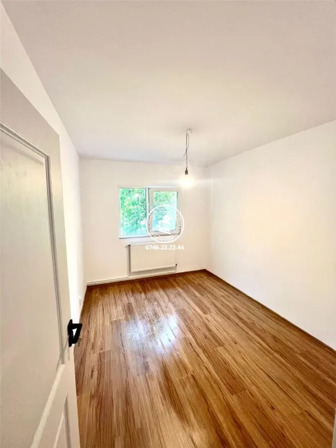 Apartament cu 4 camere Dacia, et 1 - foto 11
