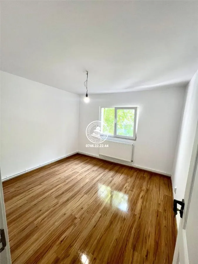 Apartament cu 4 camere Dacia, et 1 - foto 6