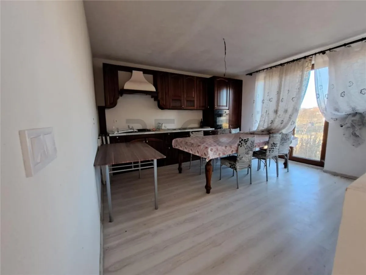 RECO Casa in Lugasu de Jos la 32km de Oradea - foto 4