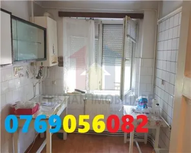 Apartament 2 camere,  2 balcoane, H.Botev, etaj 1, - foto 1
