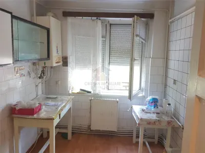 Apartament 2 camere,  2 balcoane, H.Botev, etaj 1, - foto 2