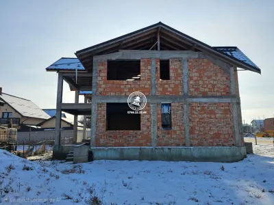 Vila la rosu de vanzare in Breazu - foto 5
