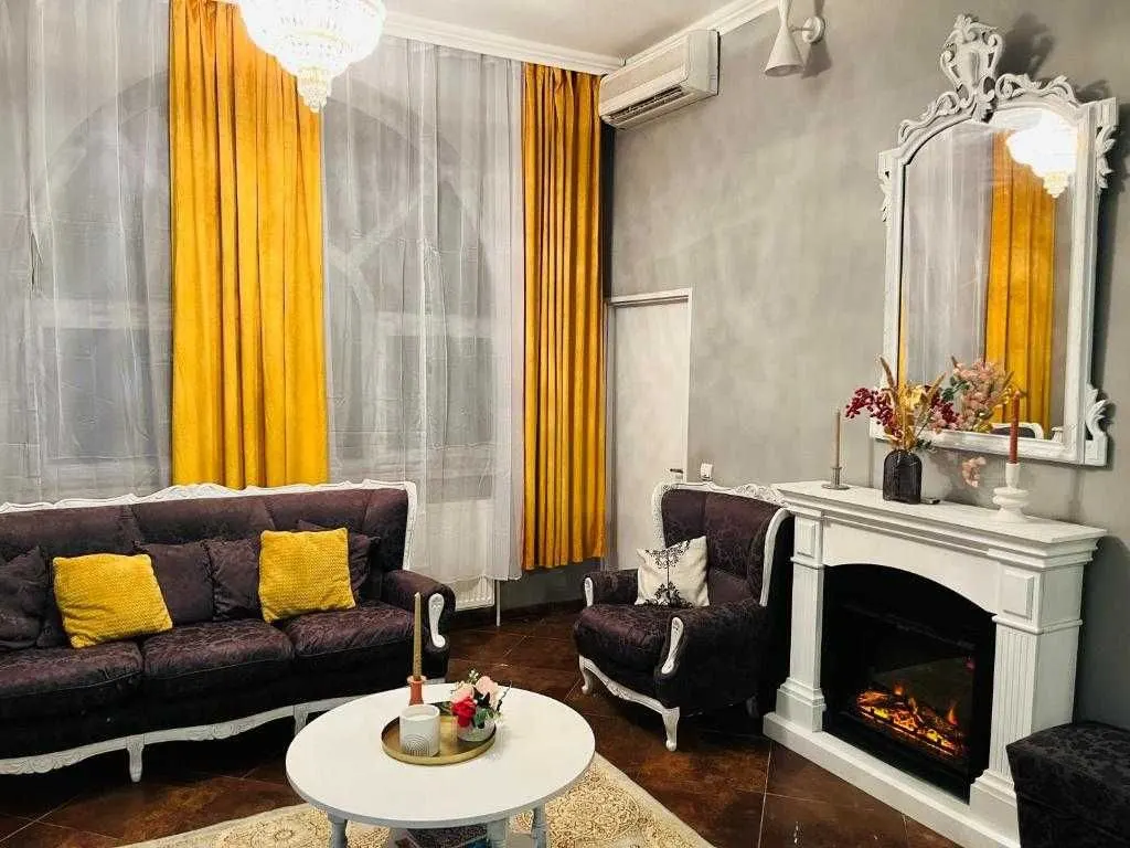 VILA/Casă ULTRACENTRAL IASI - 1500 EURO - foto 1