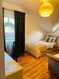 VILA/Casă ULTRACENTRAL IASI - 1500 EURO - foto 4