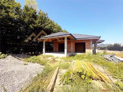 Casa la rosu | Satu Nou de Sus | 675 mp teren - foto 3