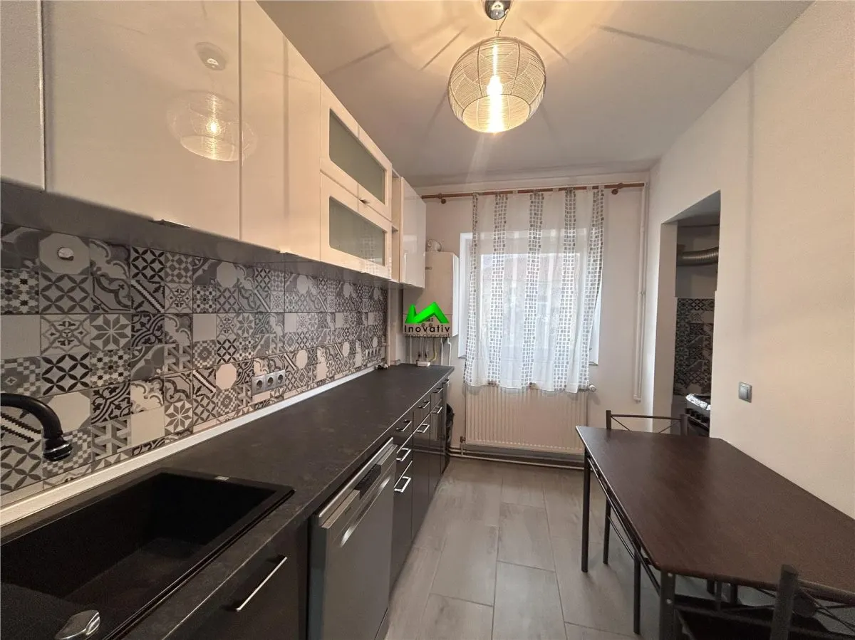 Apartament de inchiriat 3 camere 2 bai Sibiu Strand - foto 3