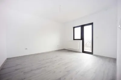 Capat CUG  INTABULAT 1 camera D 32 mp  parcare inclusa Lunca Cetatuii - foto 3