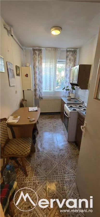 Apartament cu 2 camere de vanzare in Campina, parter - foto 7