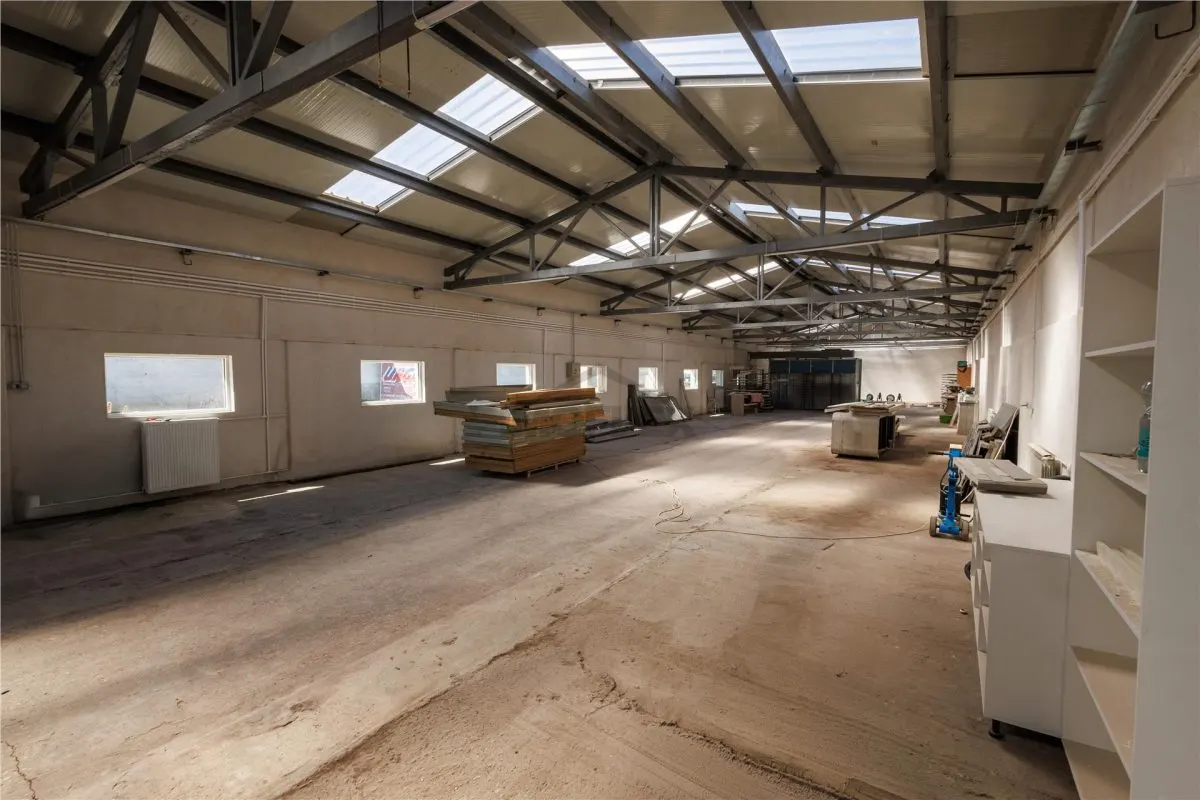 Hala Industriala Renovata + 1500 MP Teren Halchiu - foto 11