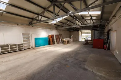 Hala Industriala Renovata + 1500 MP Teren Halchiu - foto 13