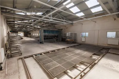 Hala Industriala Renovata + 1500 MP Teren Halchiu - foto 17