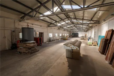 Hala Industriala Renovata + 1500 MP Teren Halchiu - foto 8