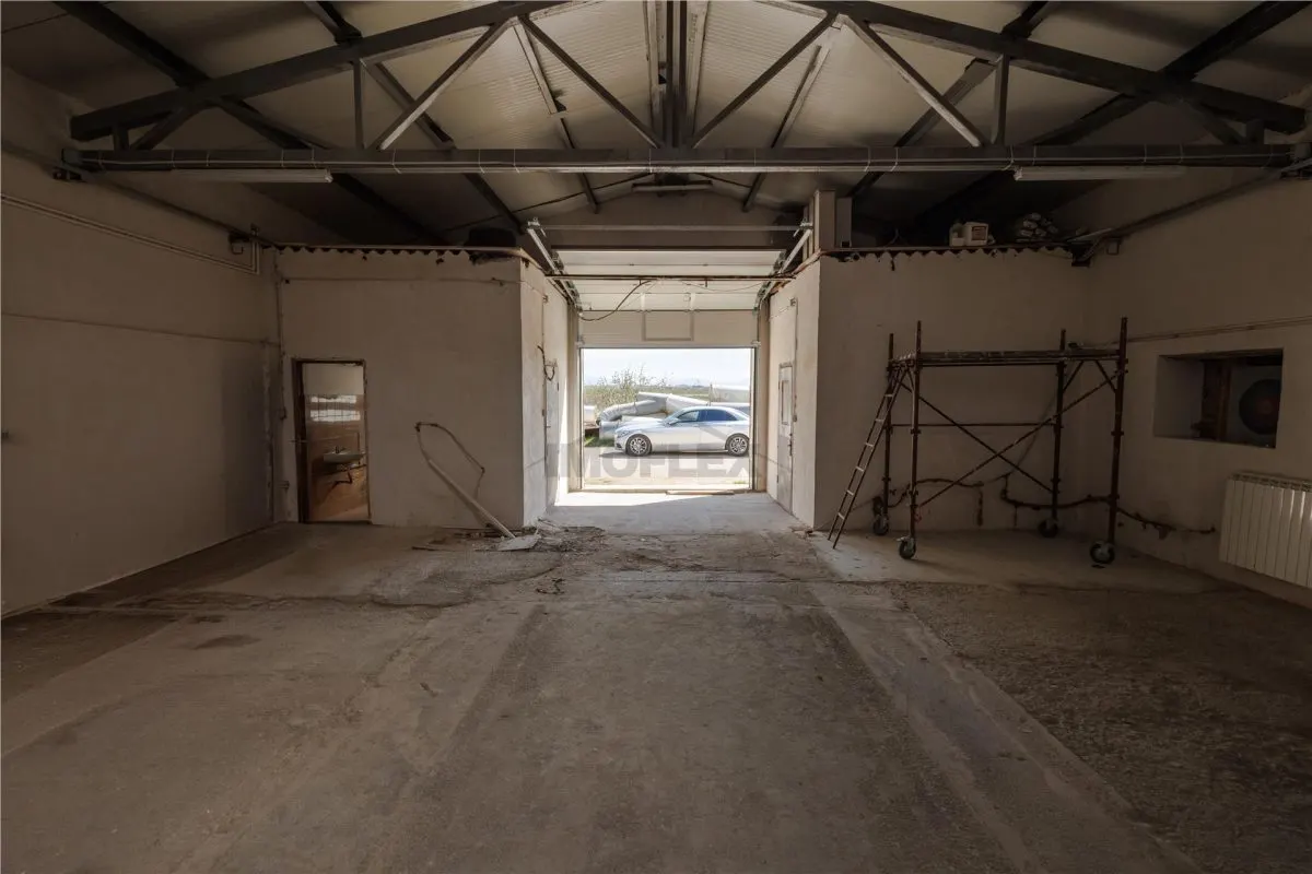 Hala Industriala Renovata + 1500 MP Teren Halchiu - foto 9