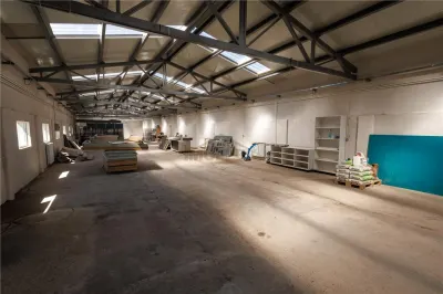 Hala Industriala Renovata + 1500 MP Teren Halchiu - foto 10