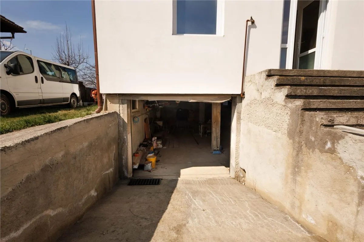 Casa spatioasa cu Etaj si Curte In zona Premiun Ghimbav - foto 18