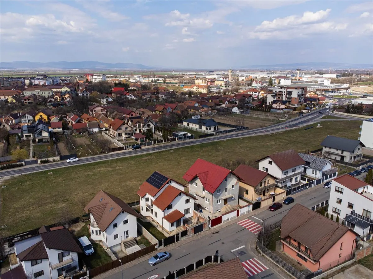 Casa spatioasa cu Etaj si Curte In zona Premiun Ghimbav - foto 3