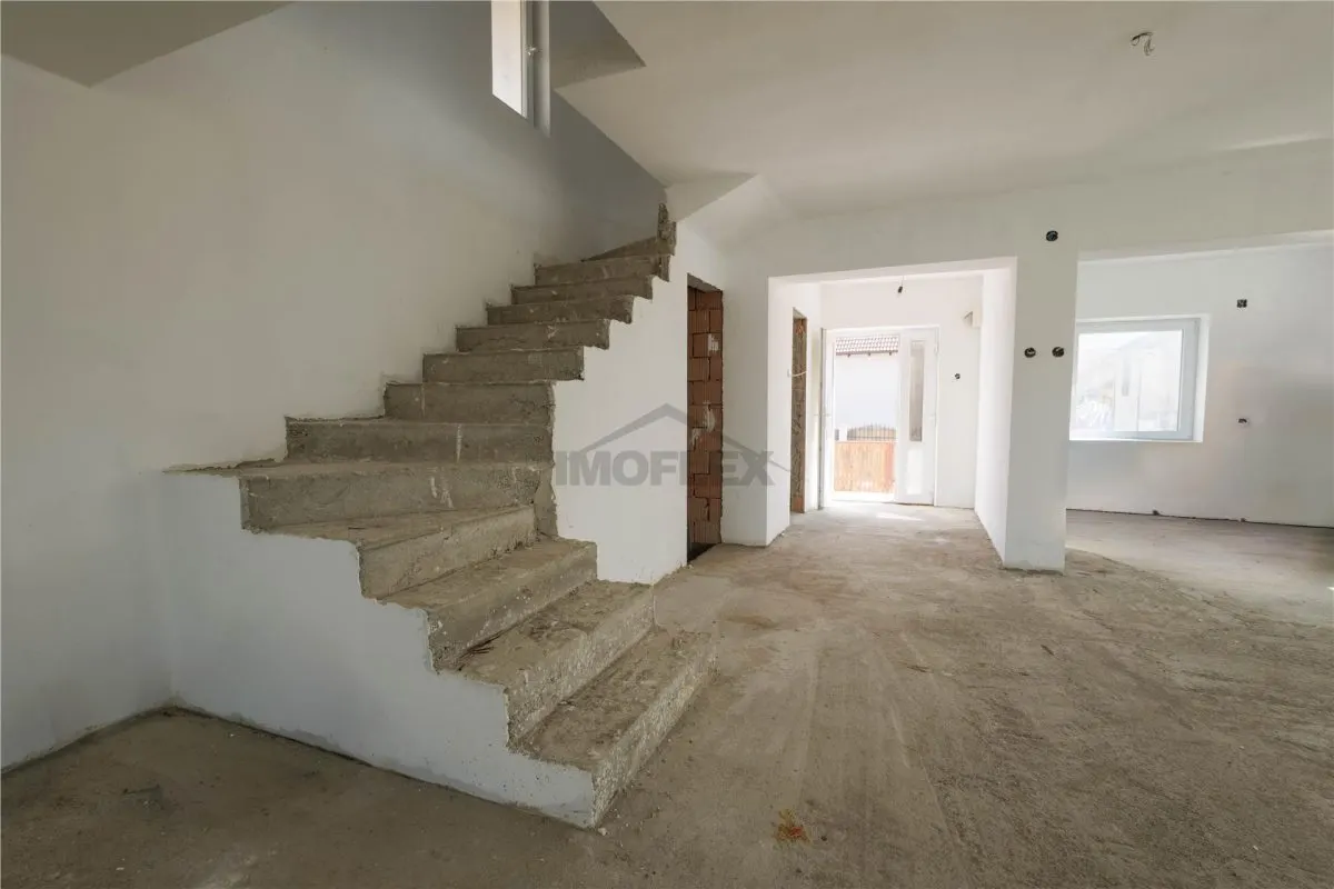 Casa spatioasa cu Etaj si Curte In zona Premiun Ghimbav - foto 10