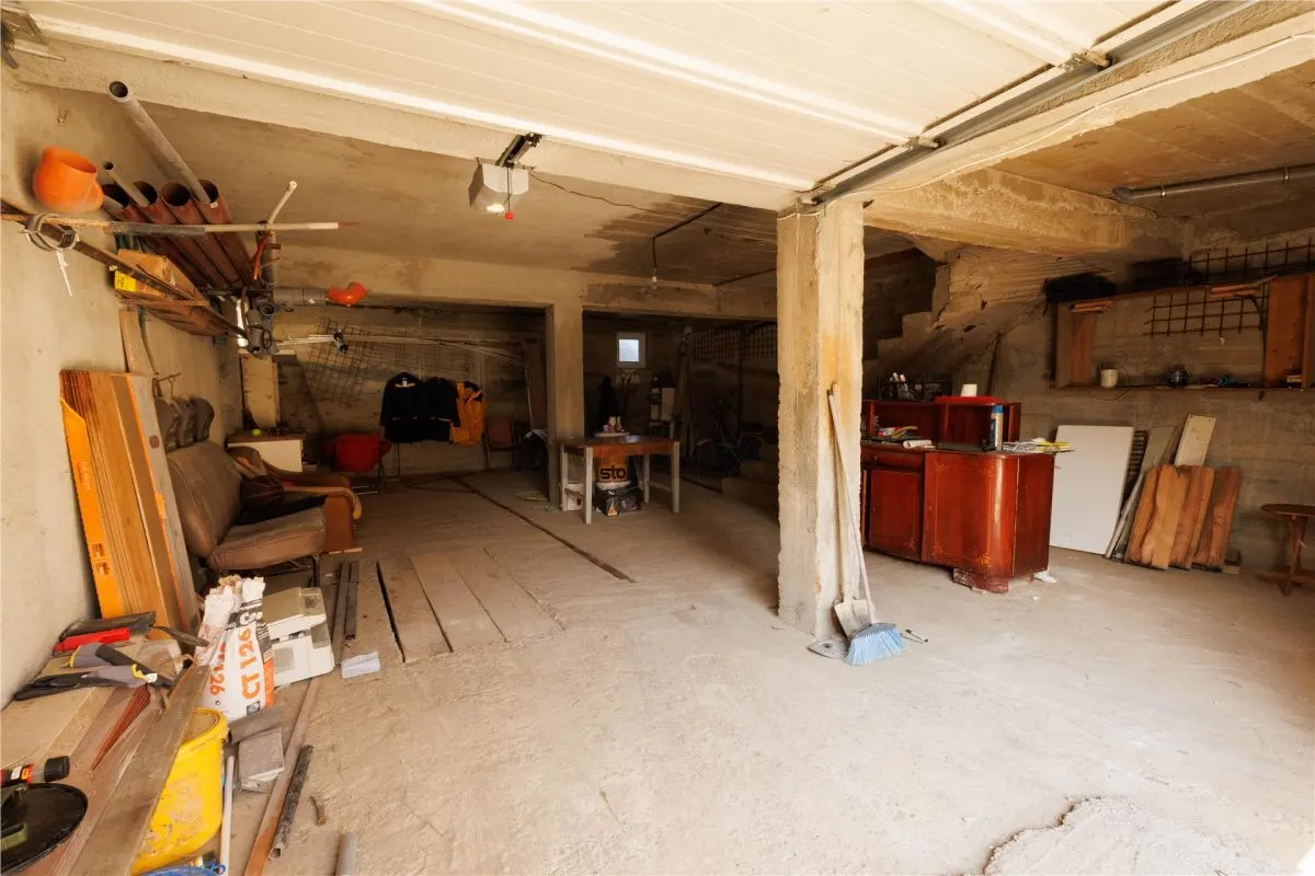 Casa spatioasa cu etaj si curte în Ghimbav - foto 19