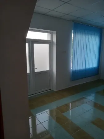 Spațiu comercial de închiriat  - foto 2