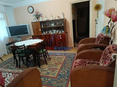 Apartament 3 camere de vanzare in Zimbru - Ideal pentru renovare - foto 3