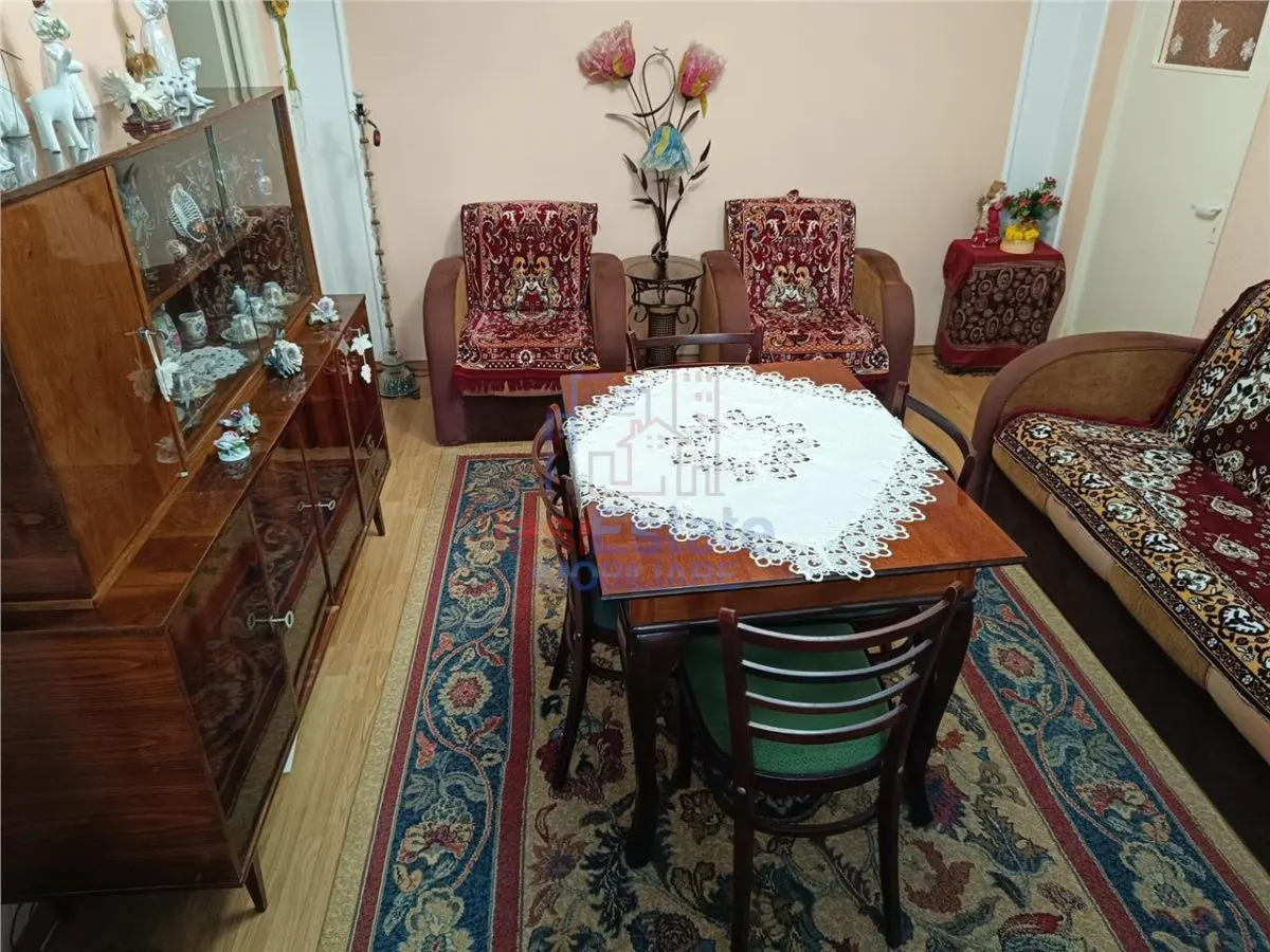Apartament 3 camere de vanzare in Zimbru - Ideal pentru renovare - foto 4