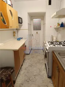 Apartament 3 camere de vanzare in Zimbru - Ideal pentru renovare - foto 7
