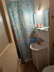 Apartament 3 camere de vanzare in Zimbru - Ideal pentru renovare - foto 9