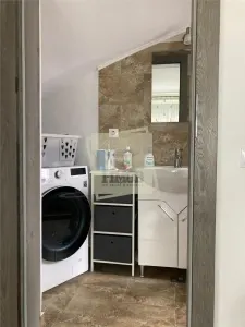 Casa moderna cu 3 camere 2 bai balcon si curte privata in Turnisor - foto 16