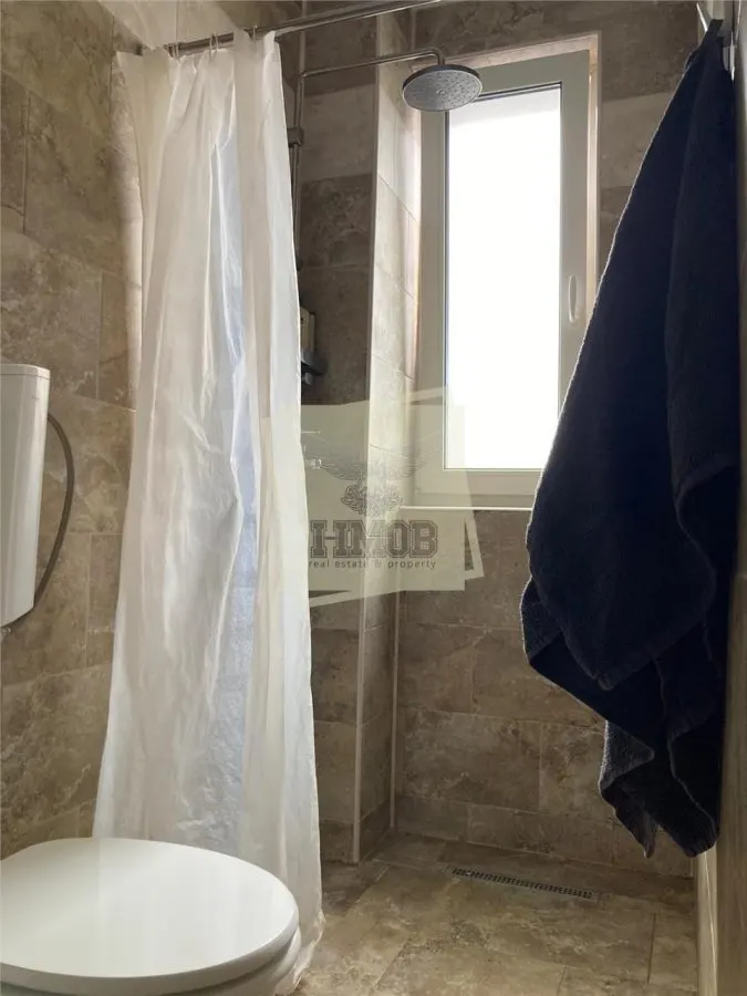 Casa moderna cu 3 camere 2 bai balcon si curte privata in Turnisor - foto 17