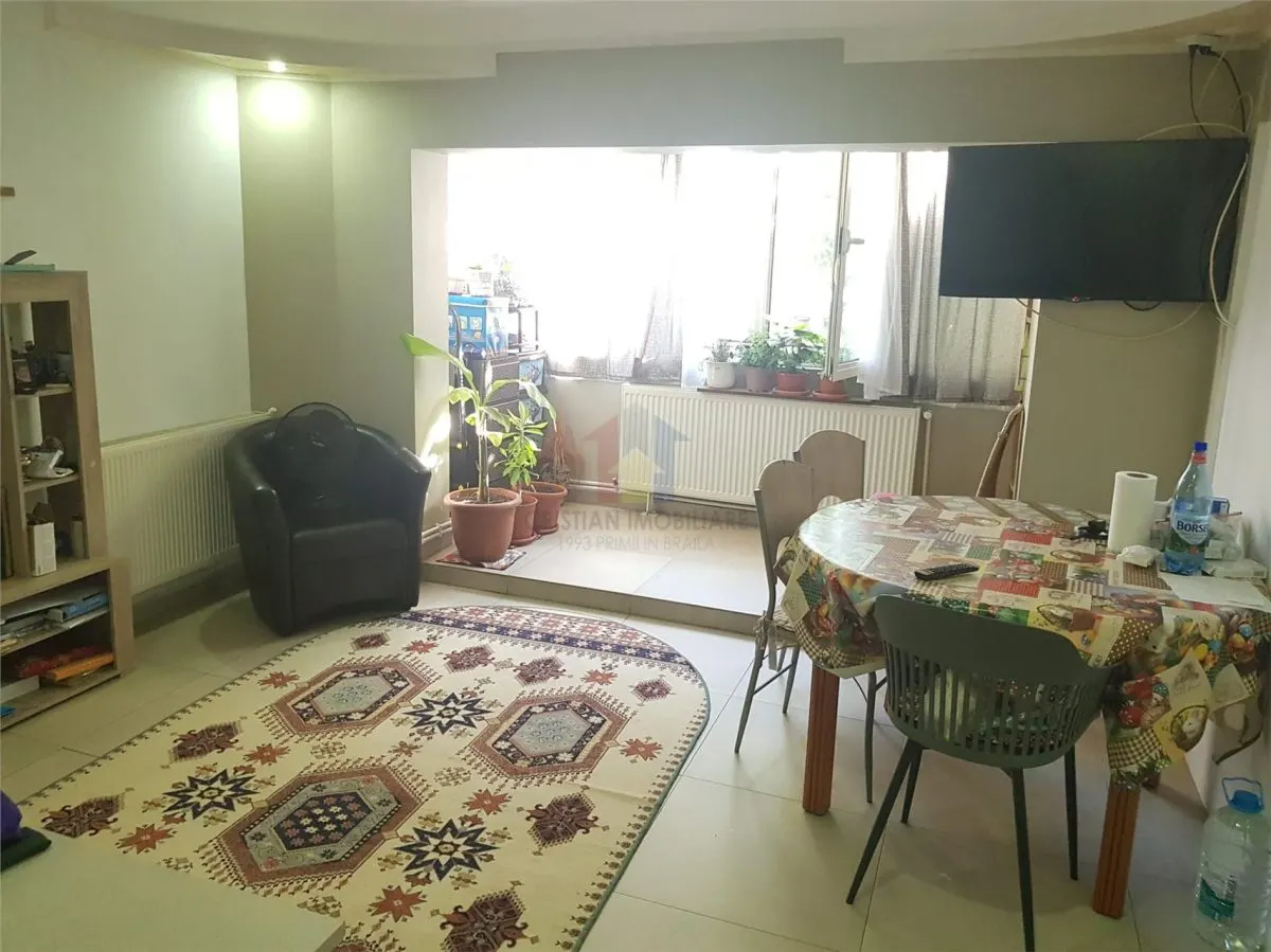 Spatios 2 camere,Parter, zona Garii, St 60mp - foto 1
