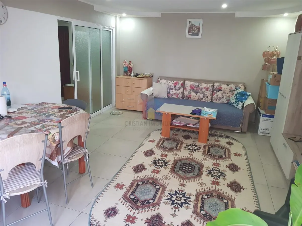 Spatios 2 camere,Parter, zona Garii, St 60mp - foto 4