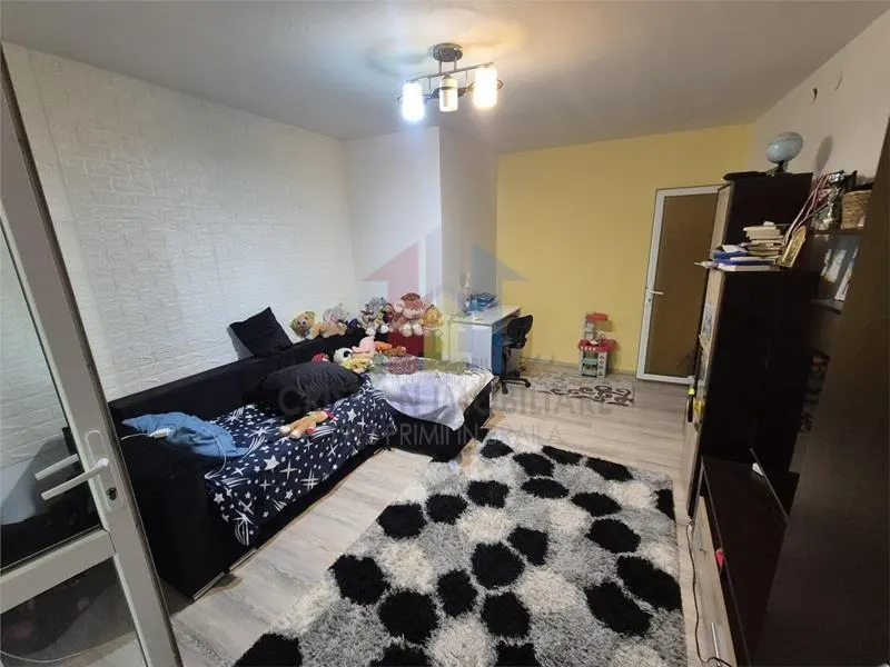 PARTER apartament 1 camera transformat in 2 camere - foto 1