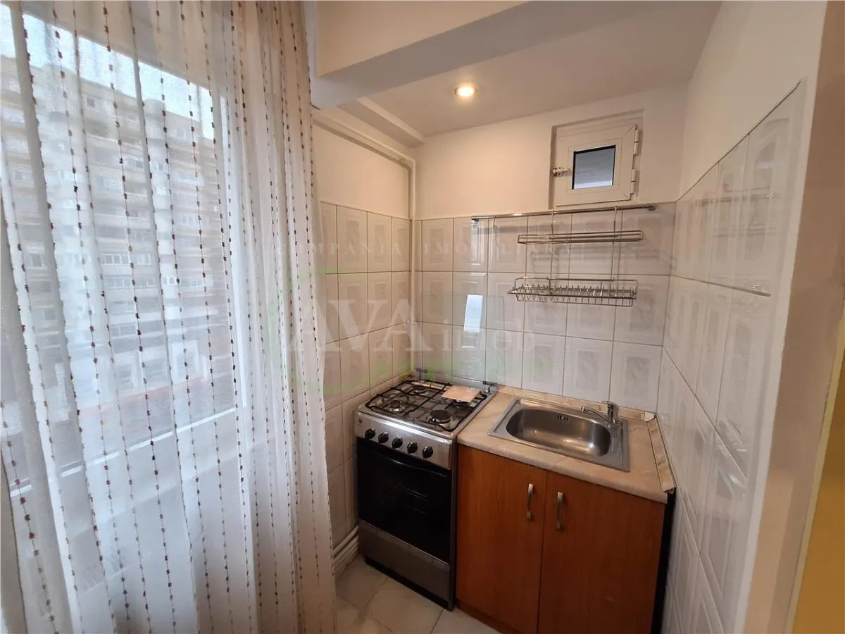 Apartament 3 mobilat si utilat, 2 bai, 2 balcoane, Ultracentral-Bacau - foto 9