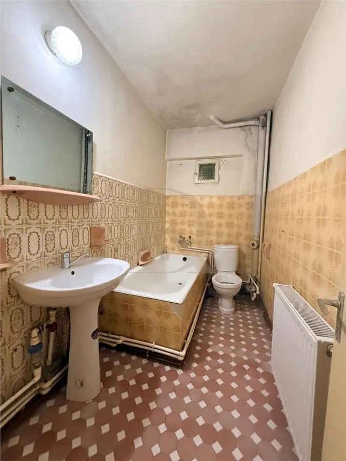 Best deal ! Tg Cucu , apartament 3 camere , 81 mp , etaj 1 - foto 7