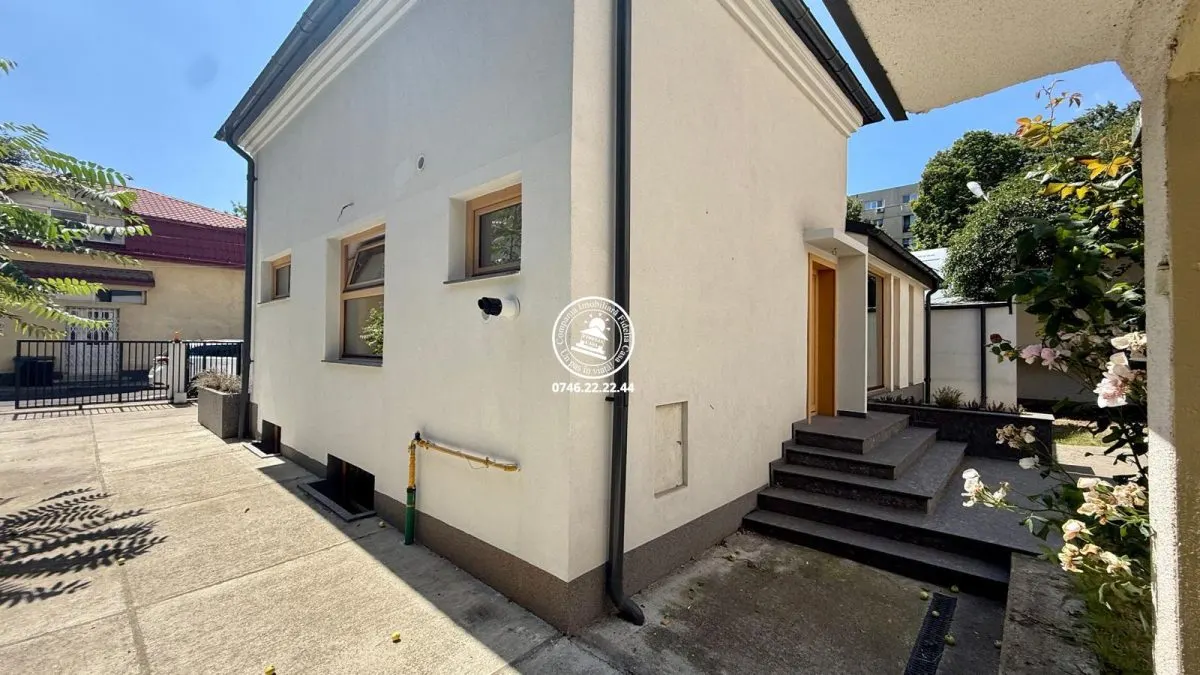 Casa de vanzare in centru - foto 2