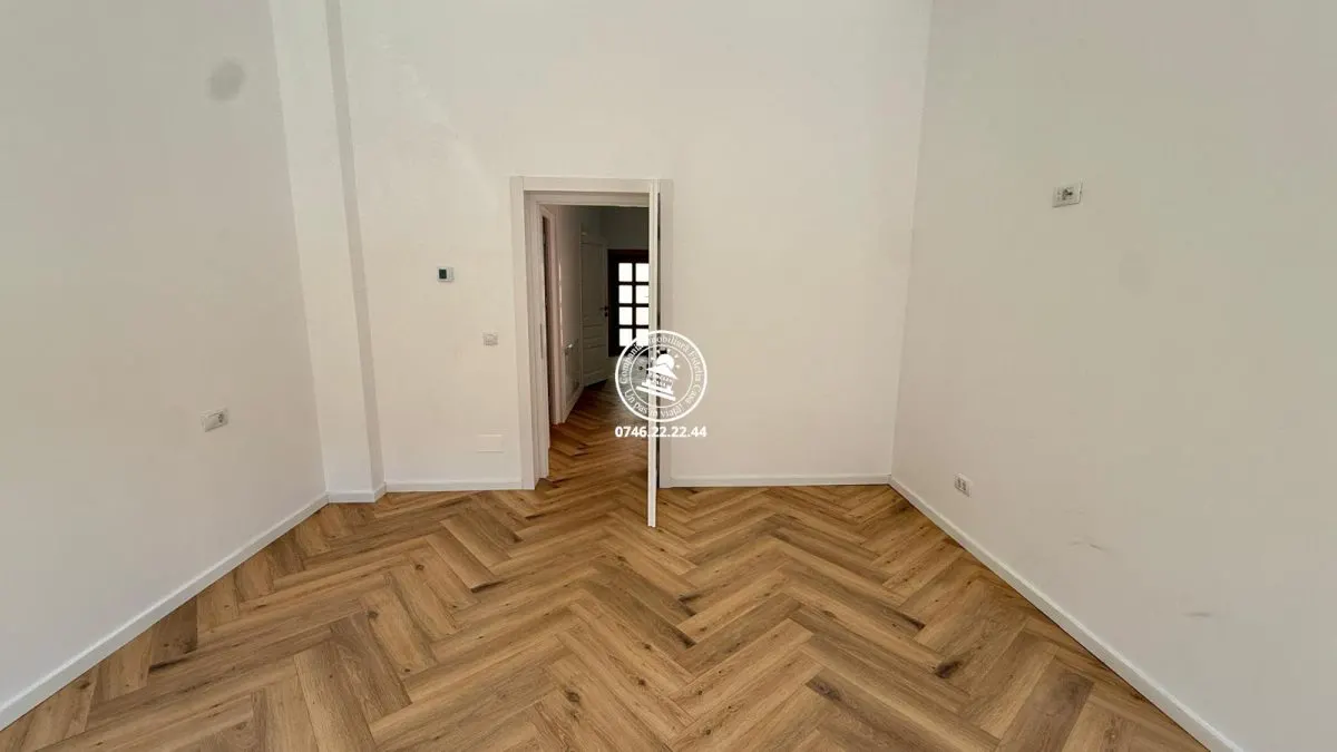 Casa de vanzare in centru - foto 12