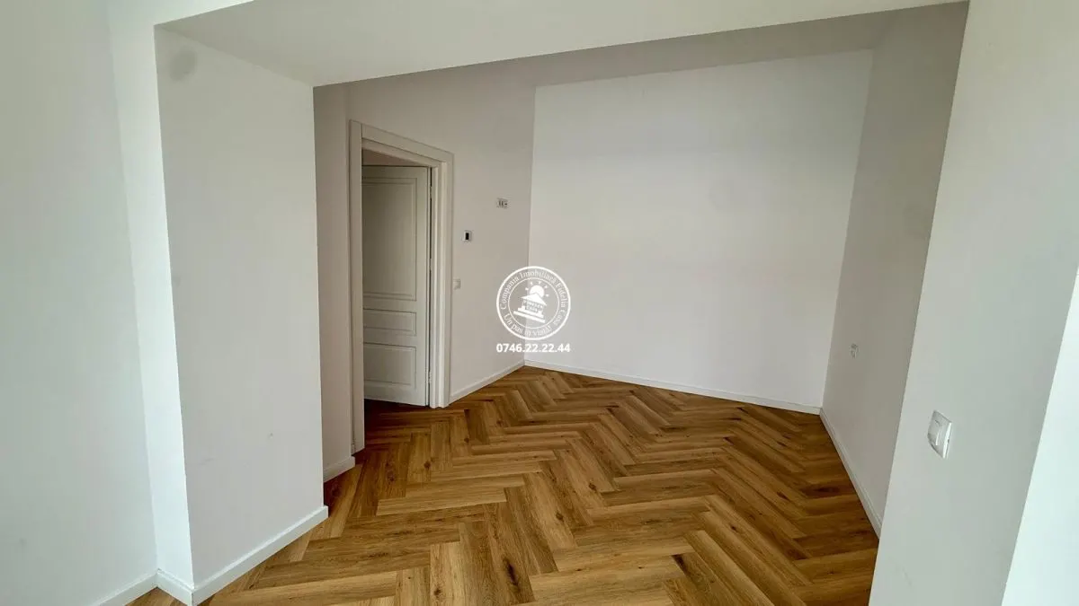 Casa de vanzare in centru - foto 7